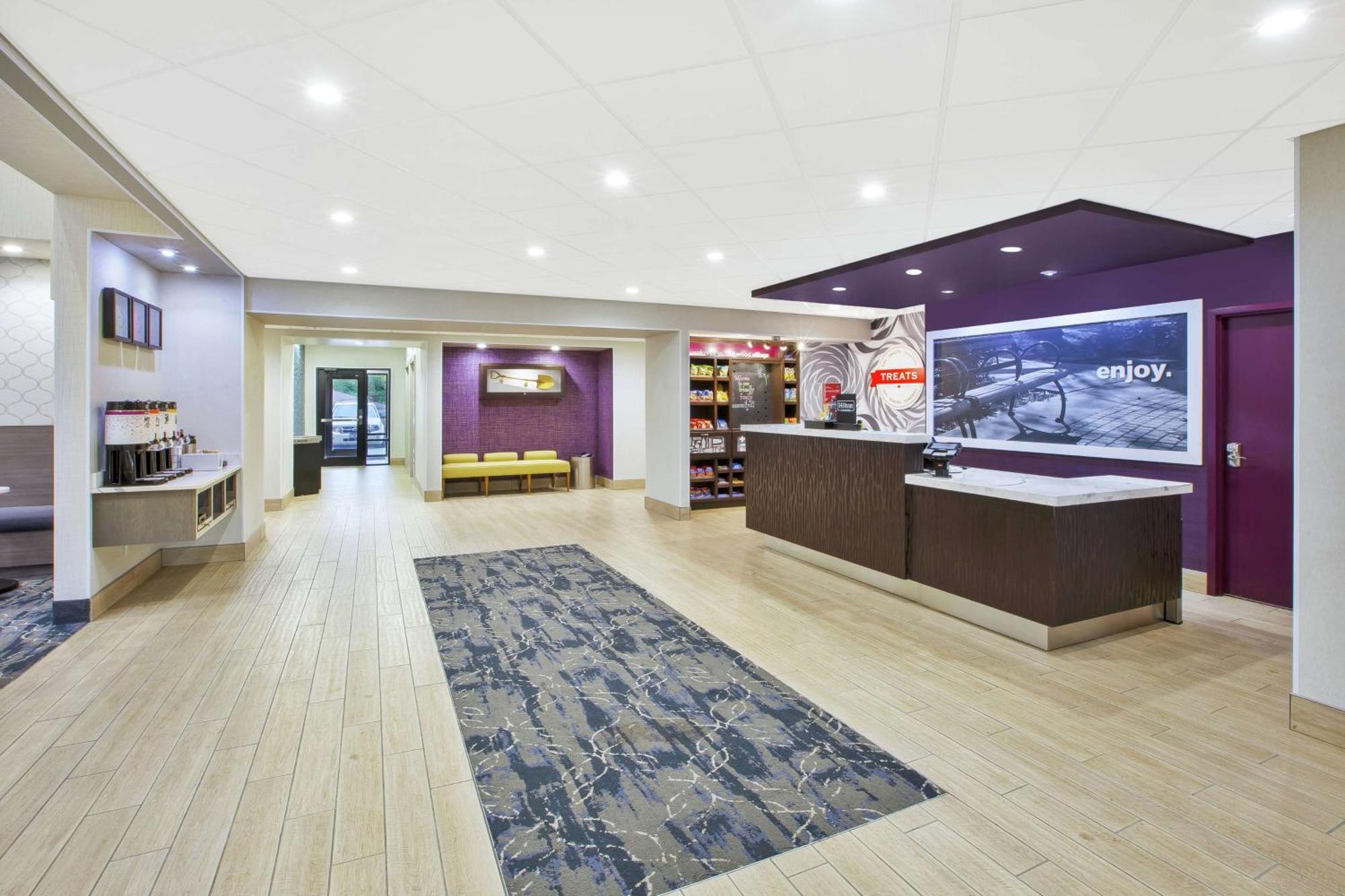 Hampton Inn & Suites Oakwood Village-Cleveland Екстериор снимка