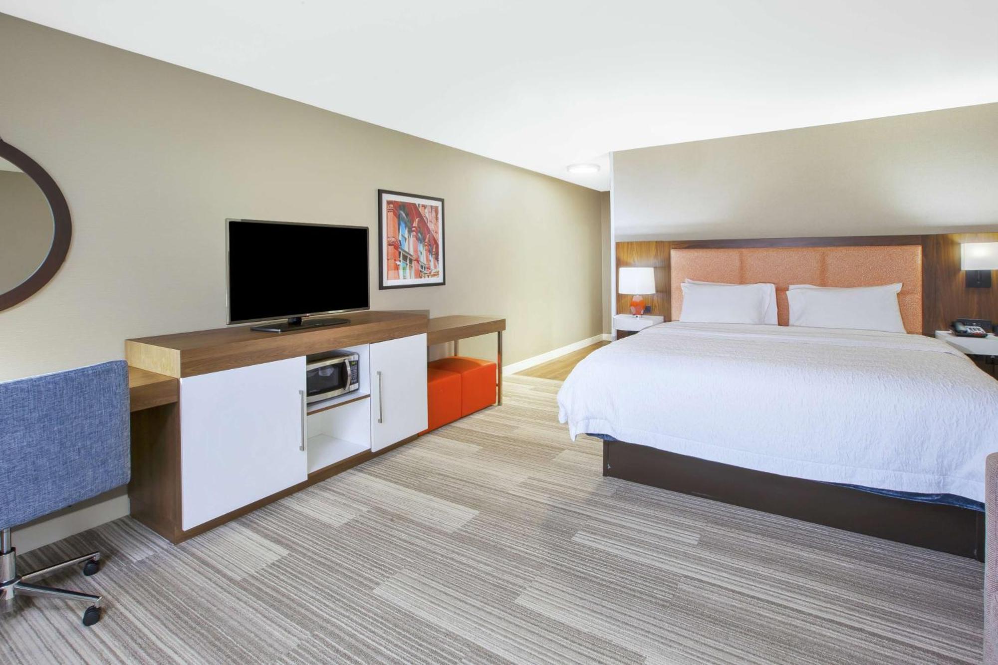 Hampton Inn & Suites Oakwood Village-Cleveland Екстериор снимка