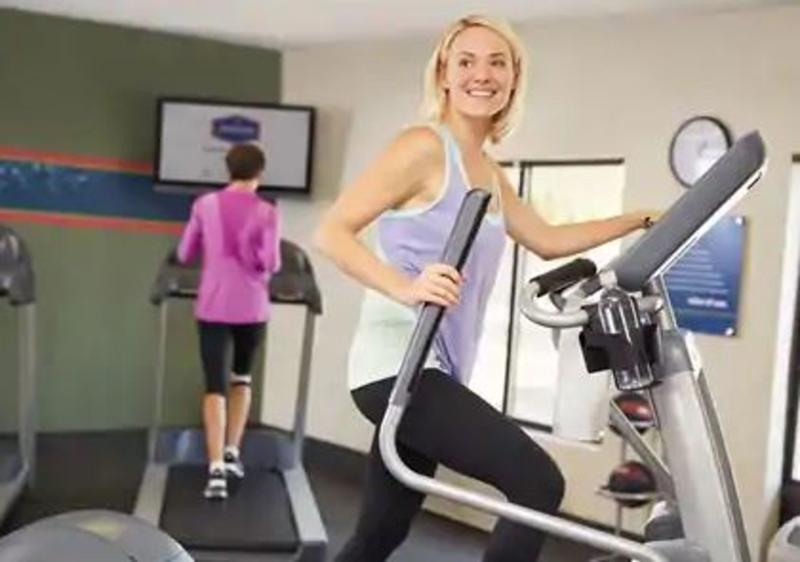 Hampton Inn & Suites Oakwood Village-Cleveland Екстериор снимка
