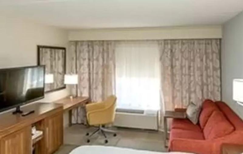 Hampton Inn & Suites Oakwood Village-Cleveland Екстериор снимка